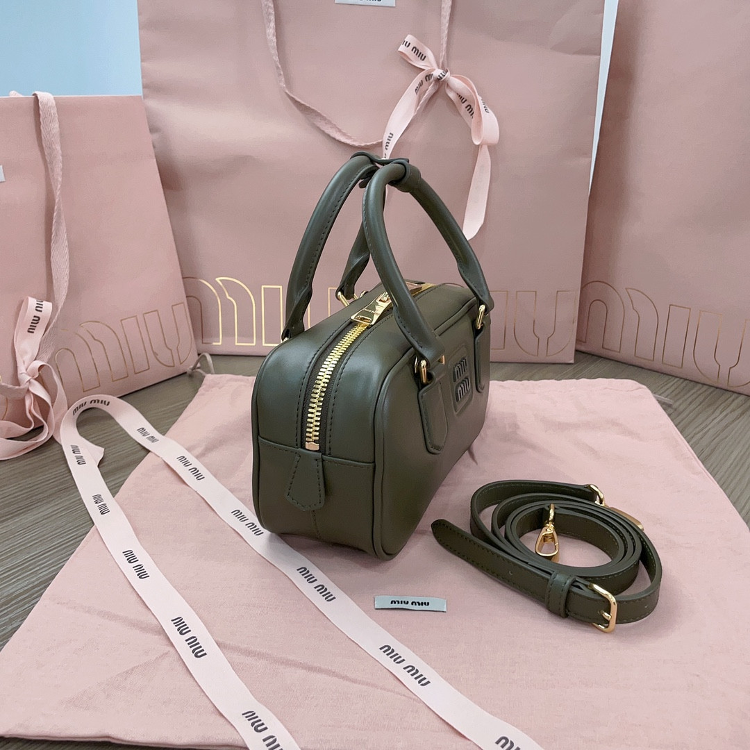 M1v M1v arcadie leather bag 10.5x22x7.5cm