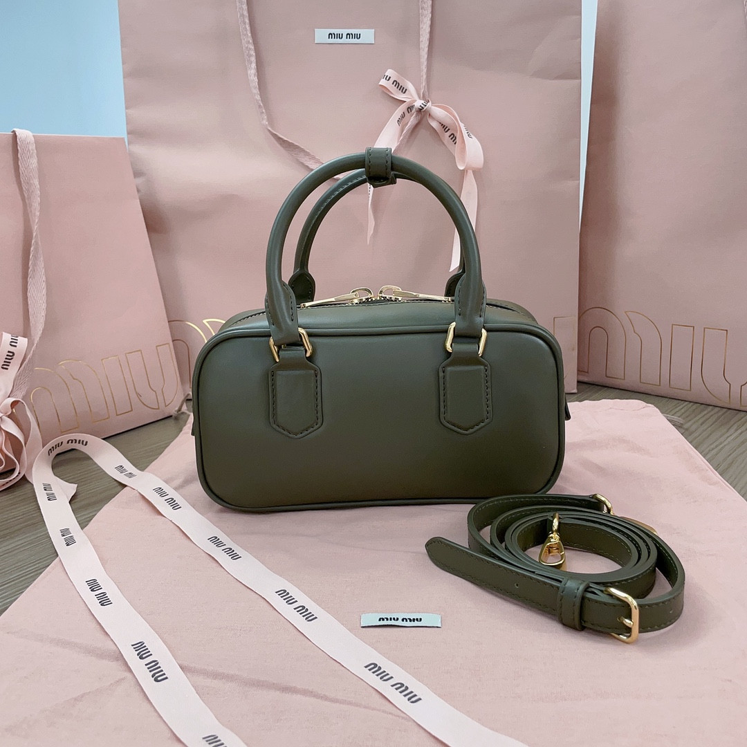 M1v M1v arcadie leather bag 10.5x22x7.5cm