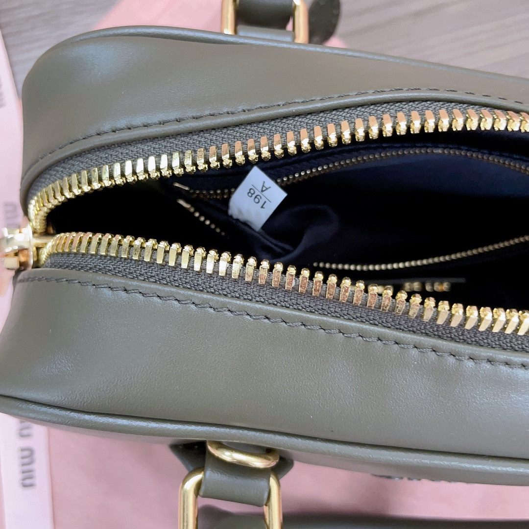 M1v M1v arcadie leather bag 10.5x22x7.5cm