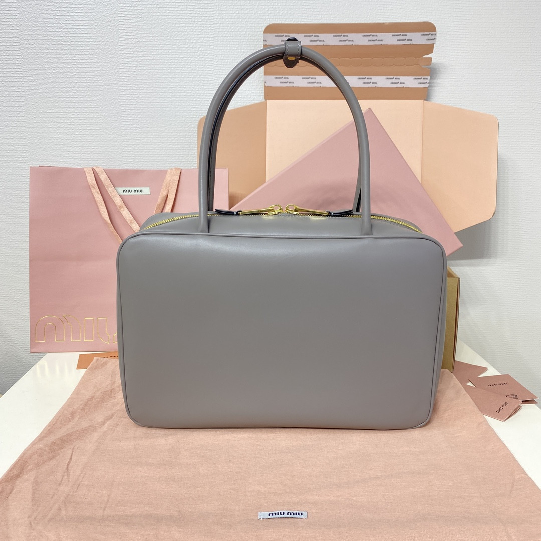 M1v M1v leather beau bag 23x34x10cm