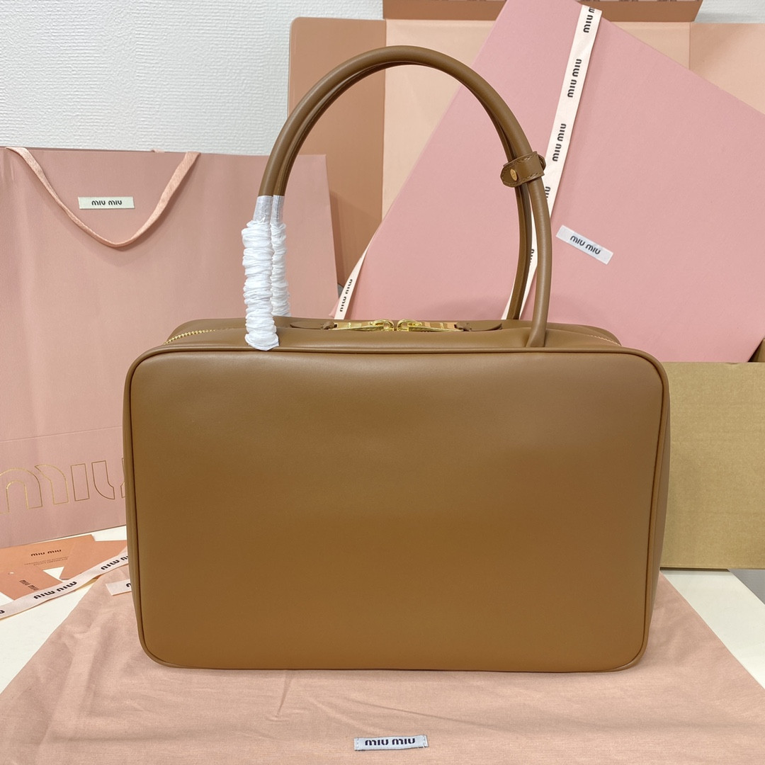 M1v M1v leather beau bag 23x34x10cm