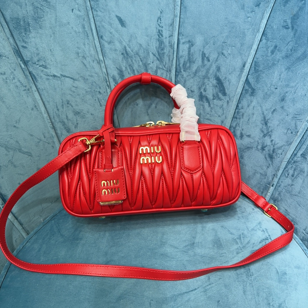 M1v M1v arcadie matelassé nappa leather bag 12x27x9cm