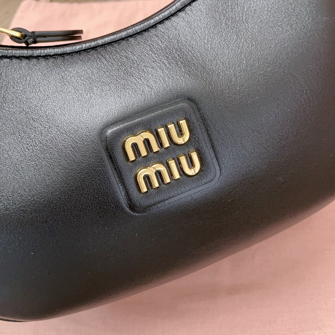 M1v M1v hobo bag 20x17x6cm