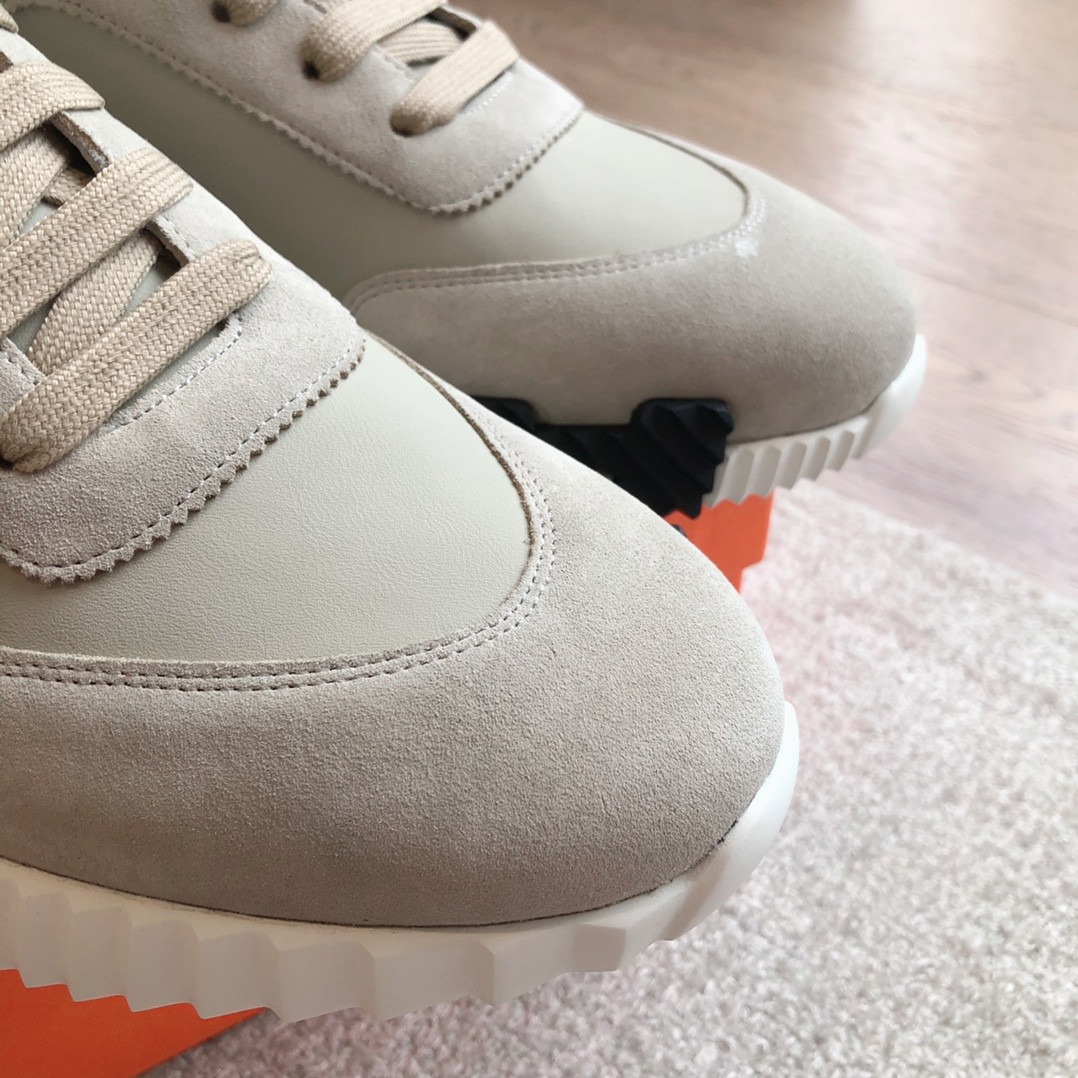 ua H**me5 bouncing sneaker