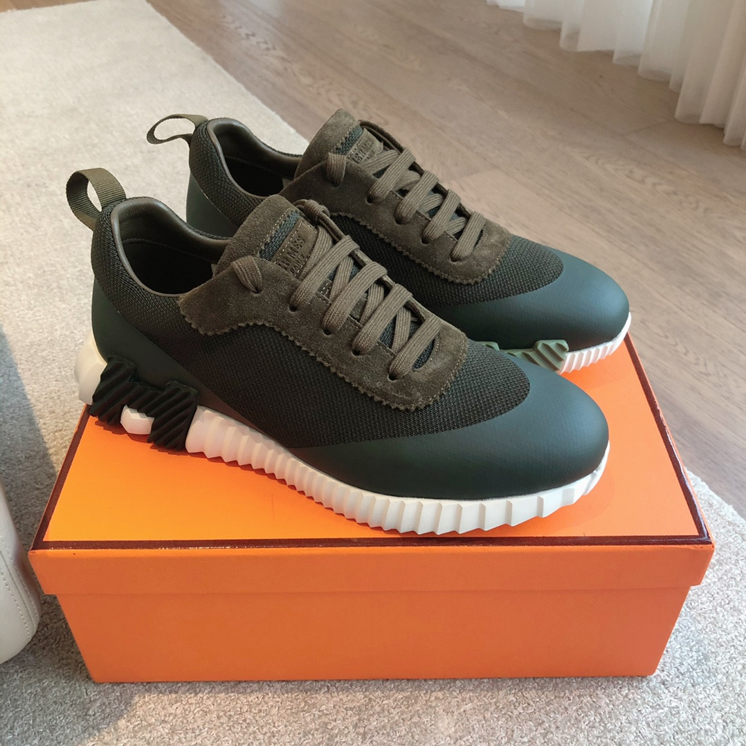 ua H**me5 bouncing sneaker