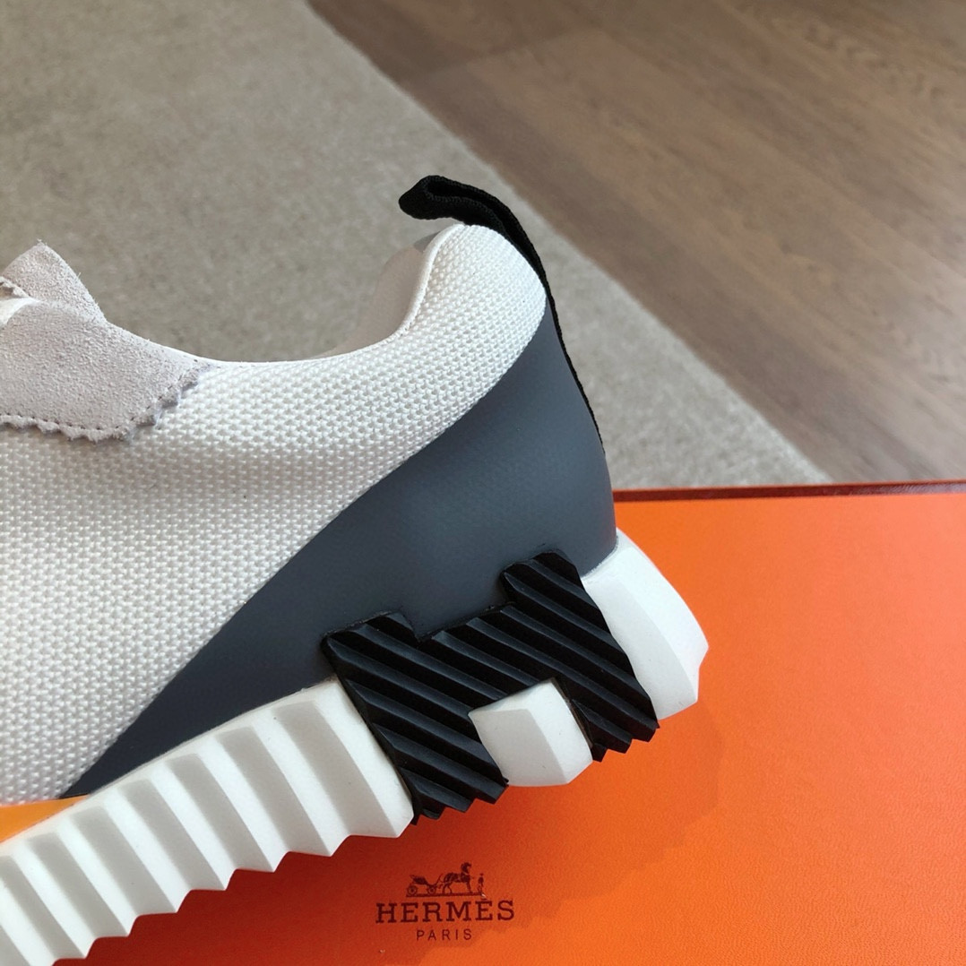 ua H**me5 bouncing sneaker