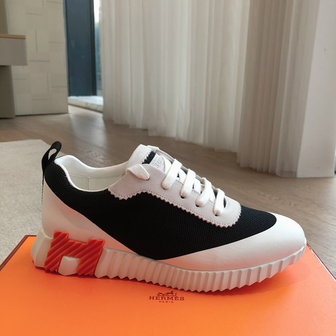 ua H**me5 bouncing sneaker