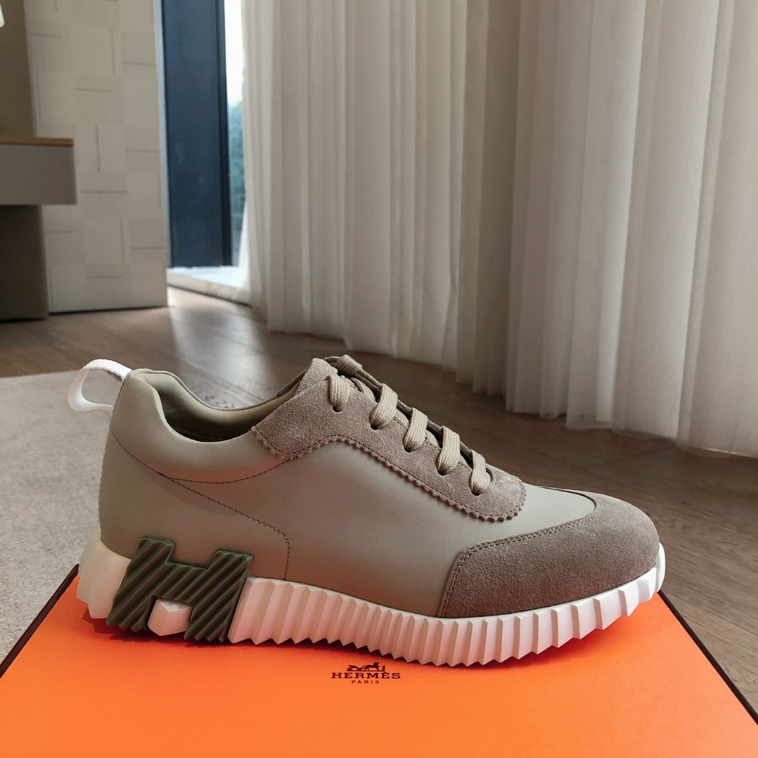 ua H**me5 bouncing sneaker