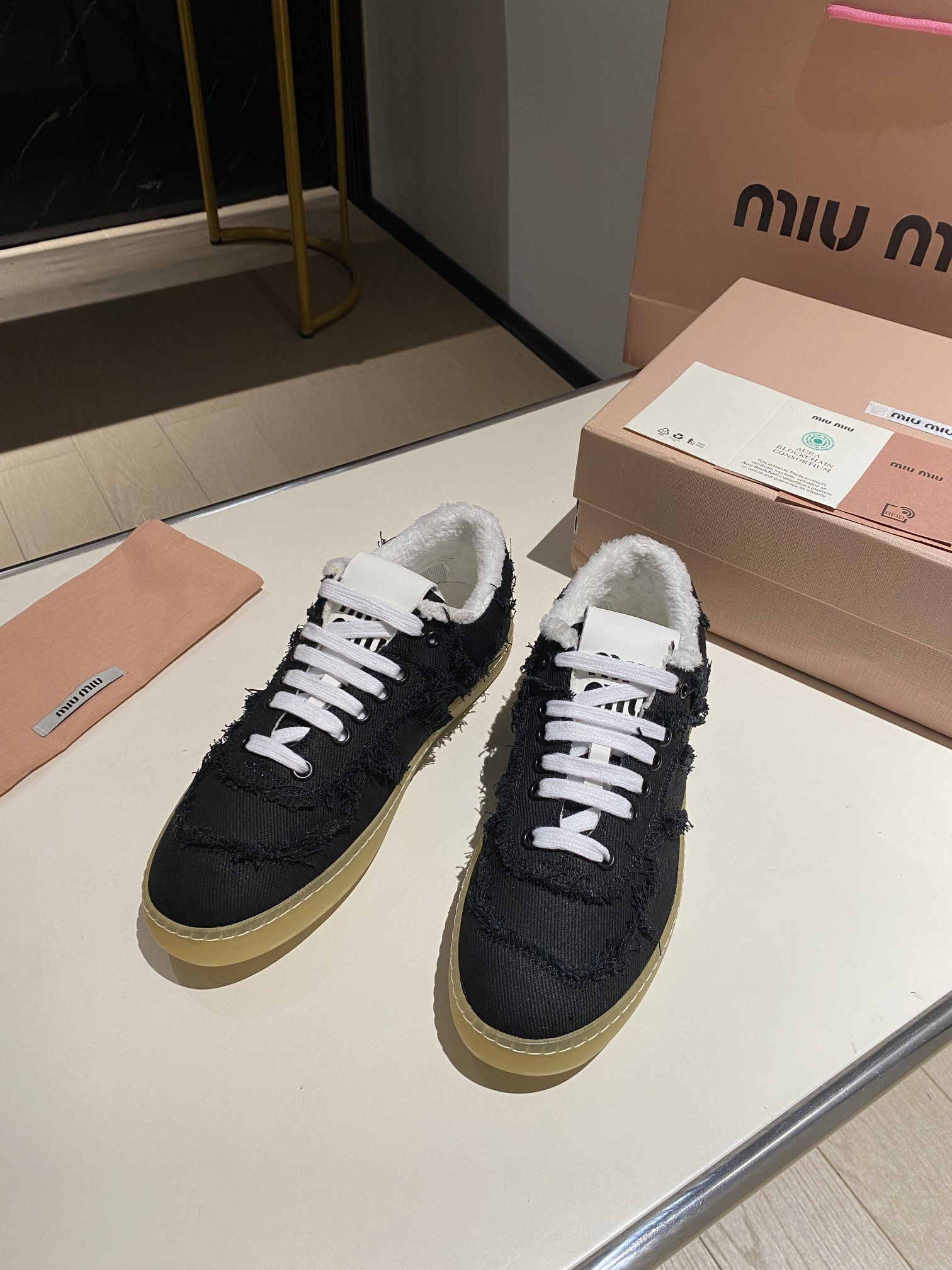 ua M1v M1v sneakers