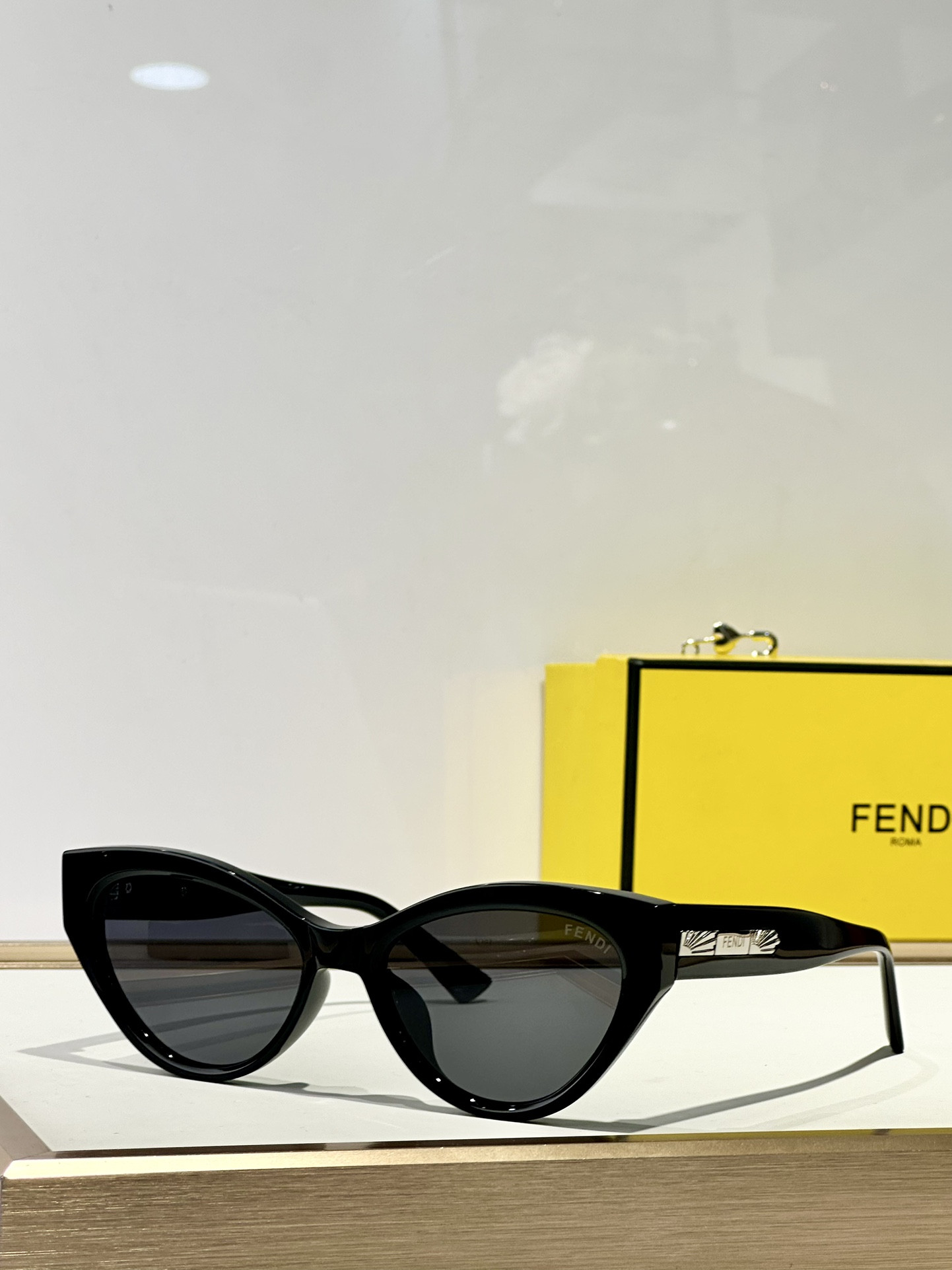 F**di glasses fe40164u 54-18-148