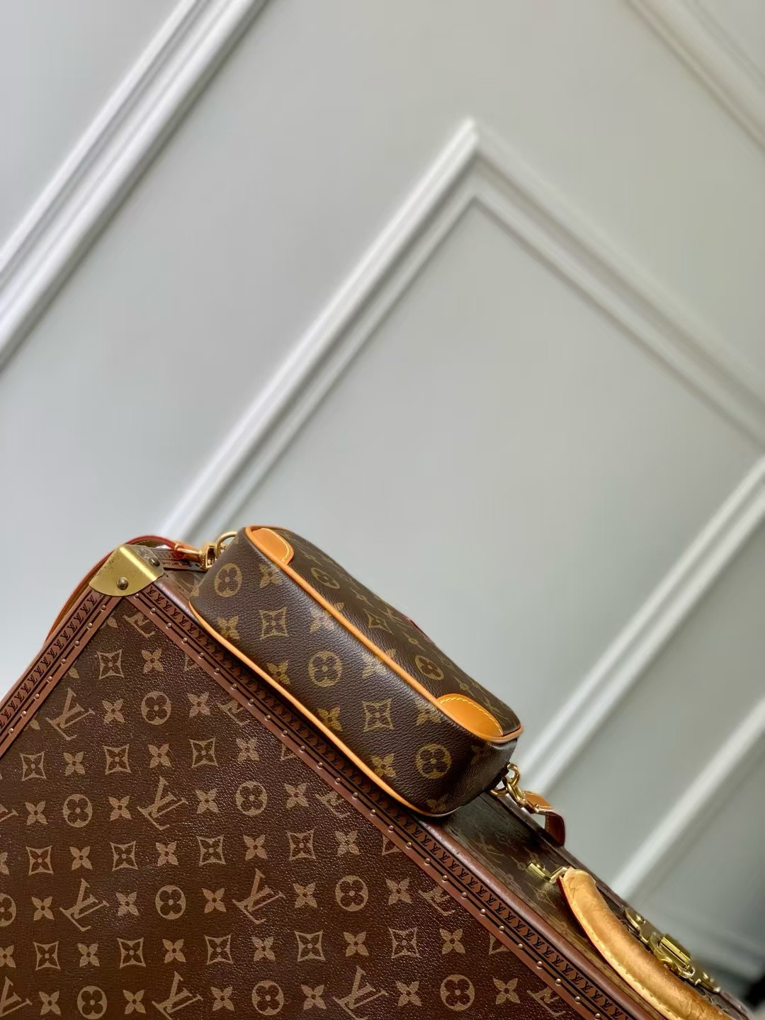 LV Trocadéro Wearable Wallet M14058 20x13x6.5cm