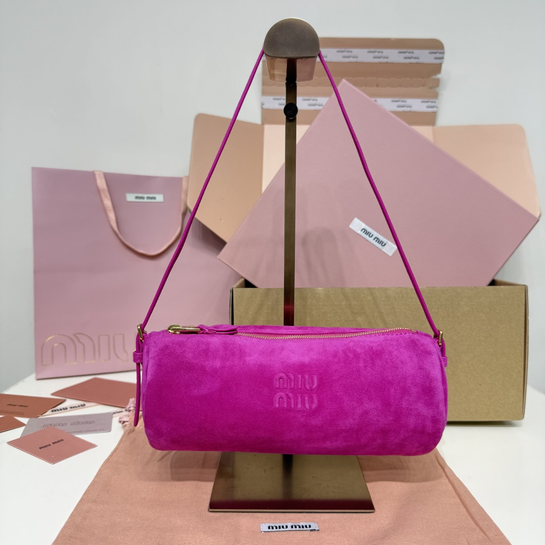 M1v M1v suede pouch 22x9x9cm