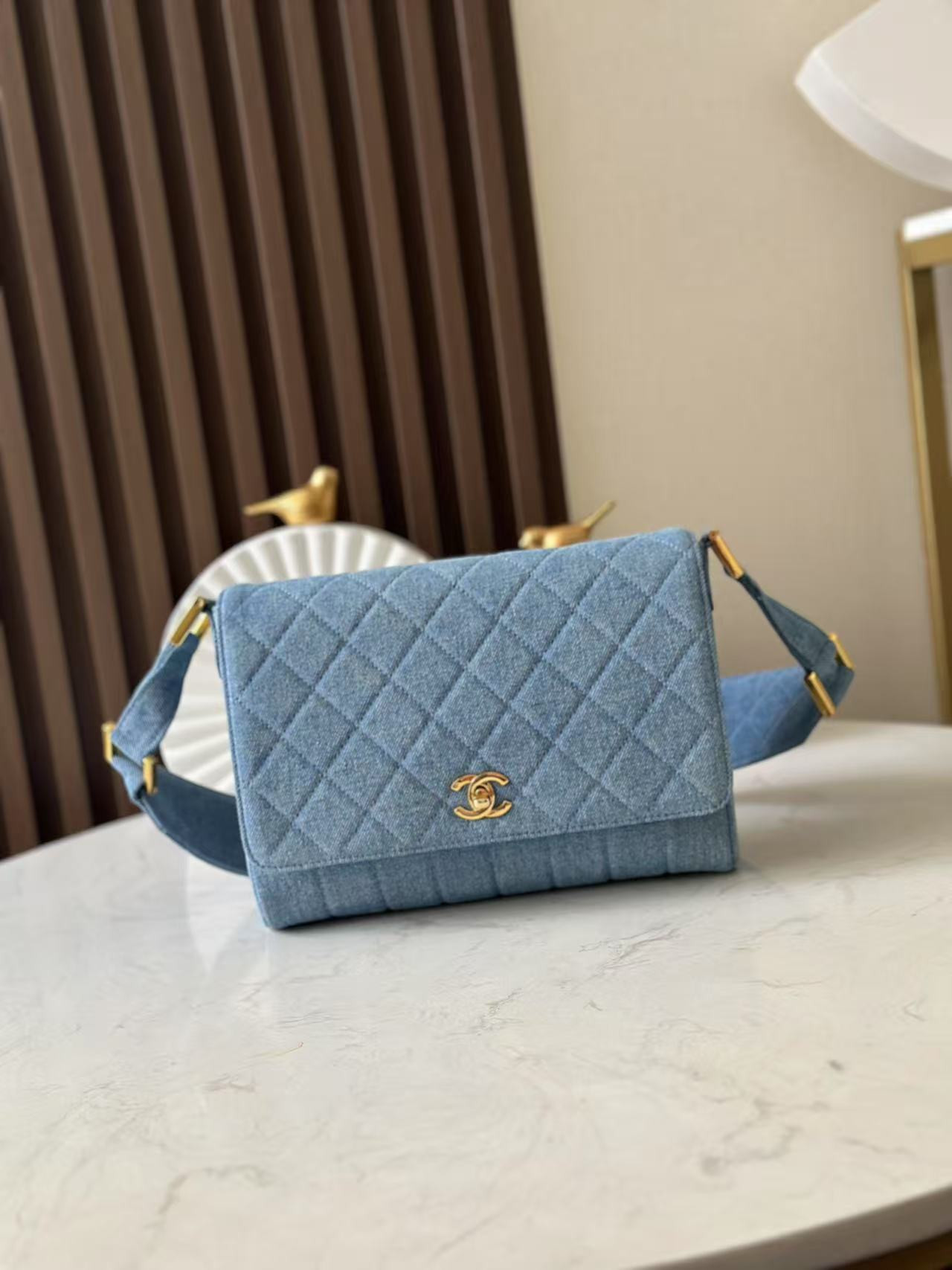 ch*el vintage De*1m shoulder bag 25.5x20x7cm