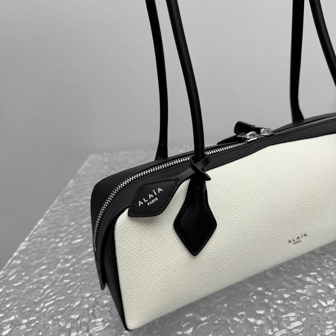 A1a1a LE TECKEL SMALL BAG 27x9x8cm