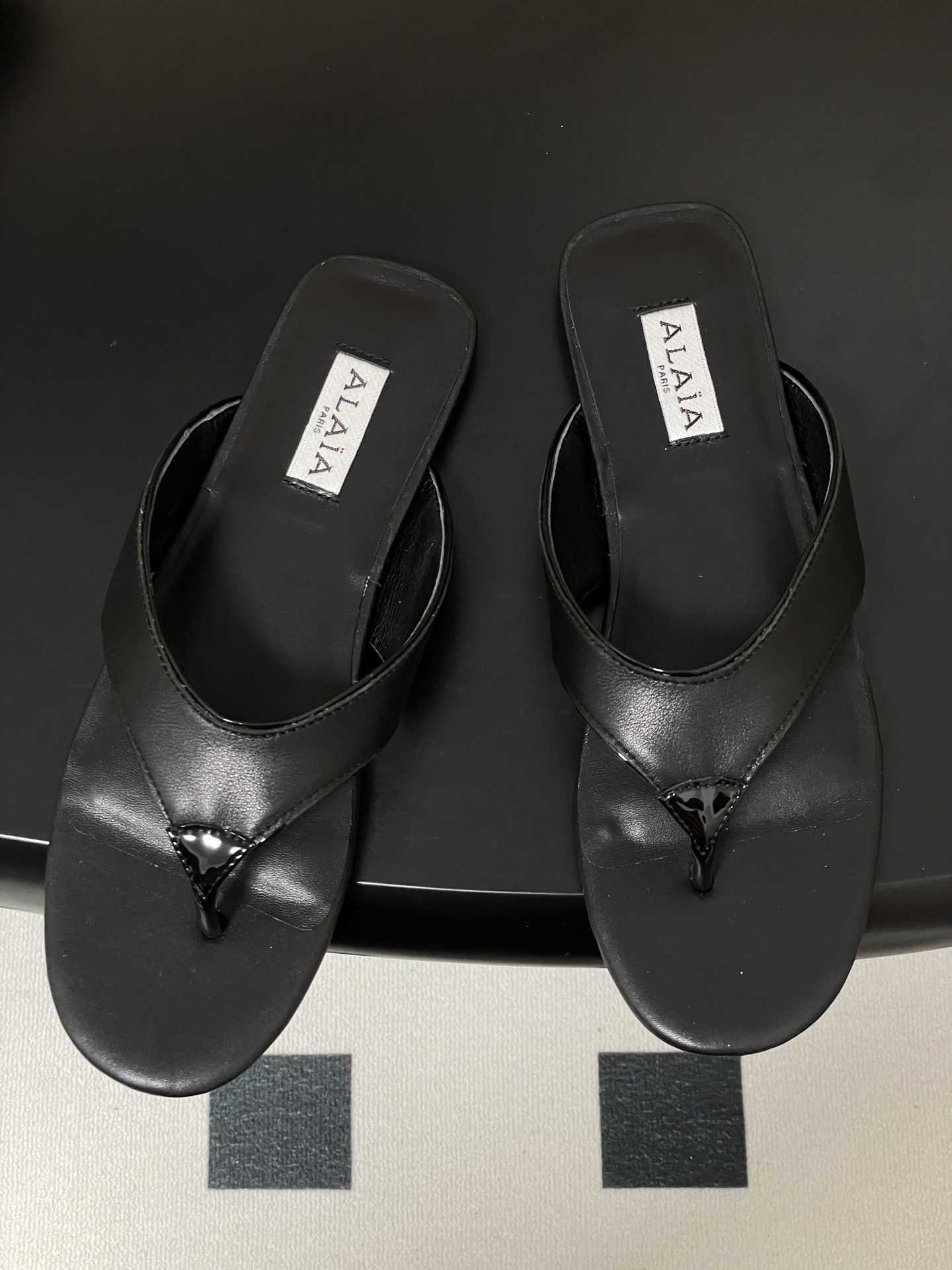 ua a1a1a triangle flat slides(cusT0mized size 7-10 days production time)