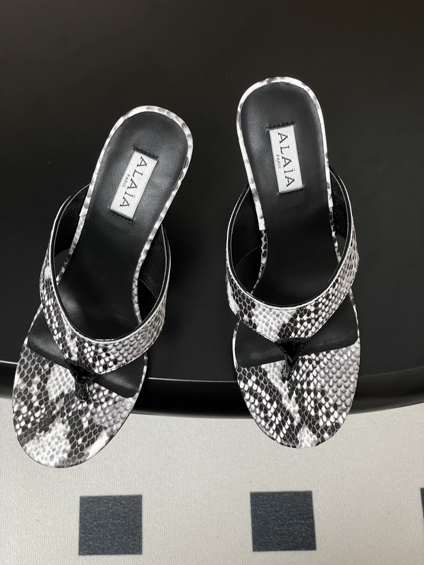 ua a1a1a triangle flat slides 9cm heel(cusT0mized size 7-10 days production time)