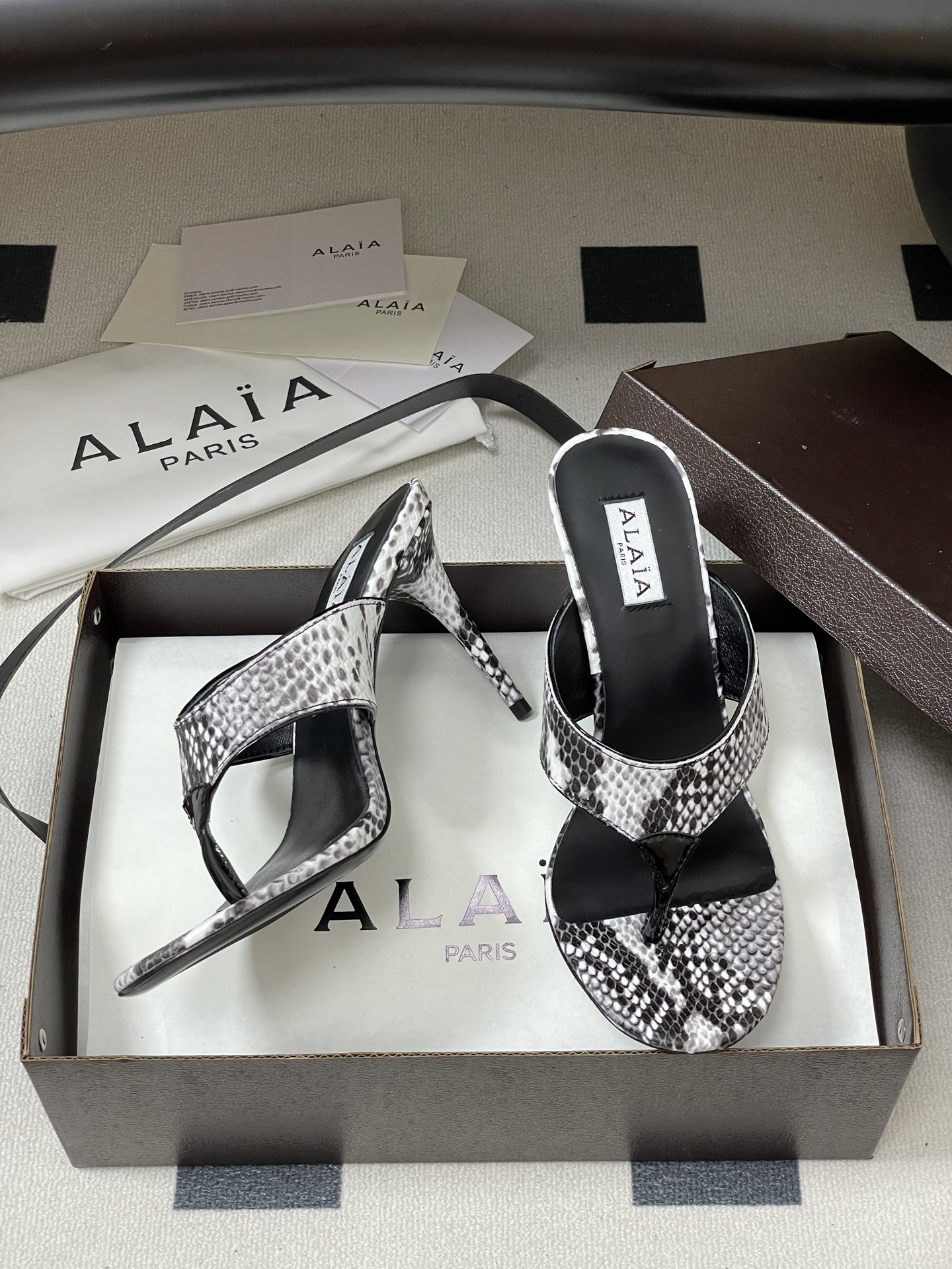 ua a1a1a triangle flat slides 9cm heel(cusT0mized size 7-10 days production time)