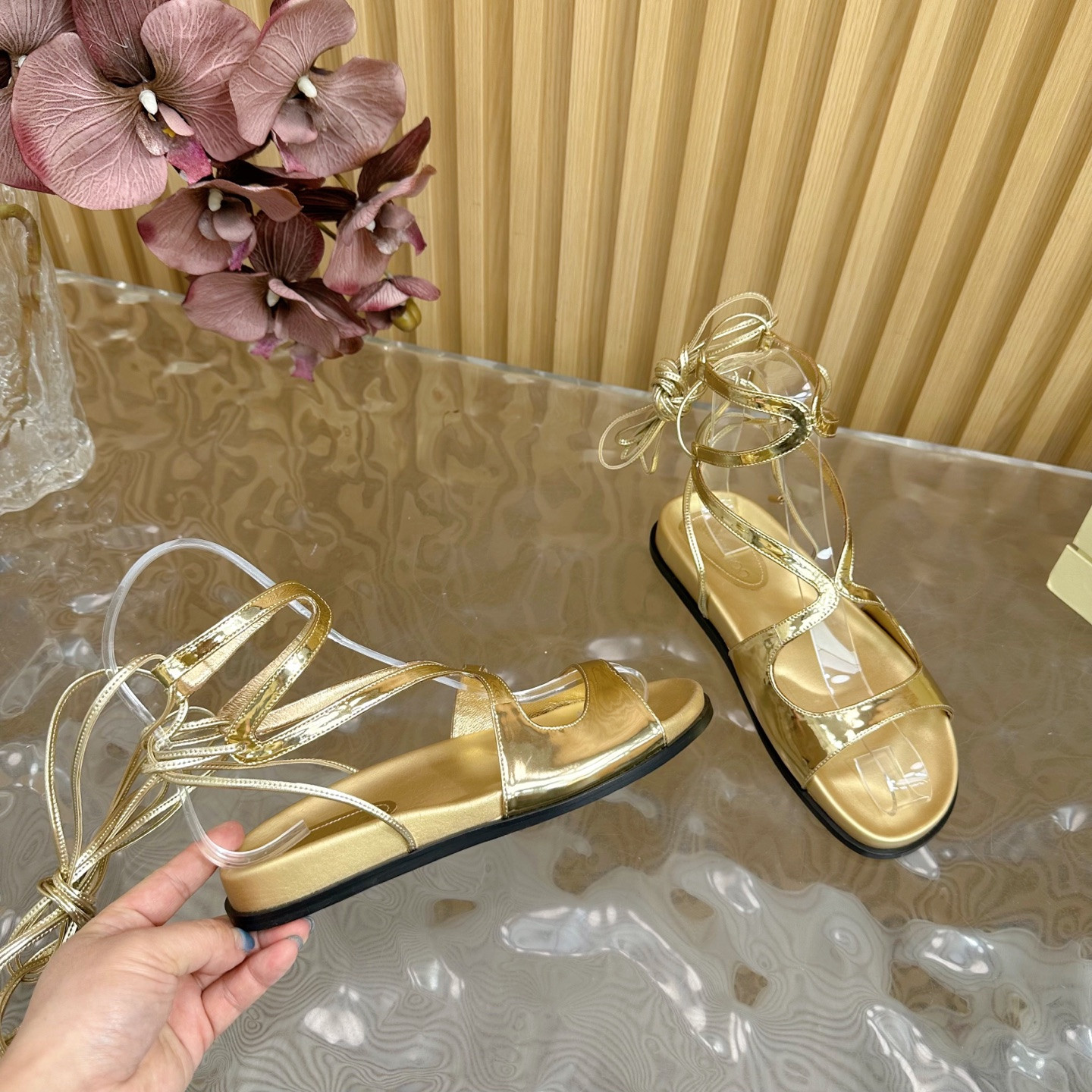 ua Ji*y Ch* sandals
