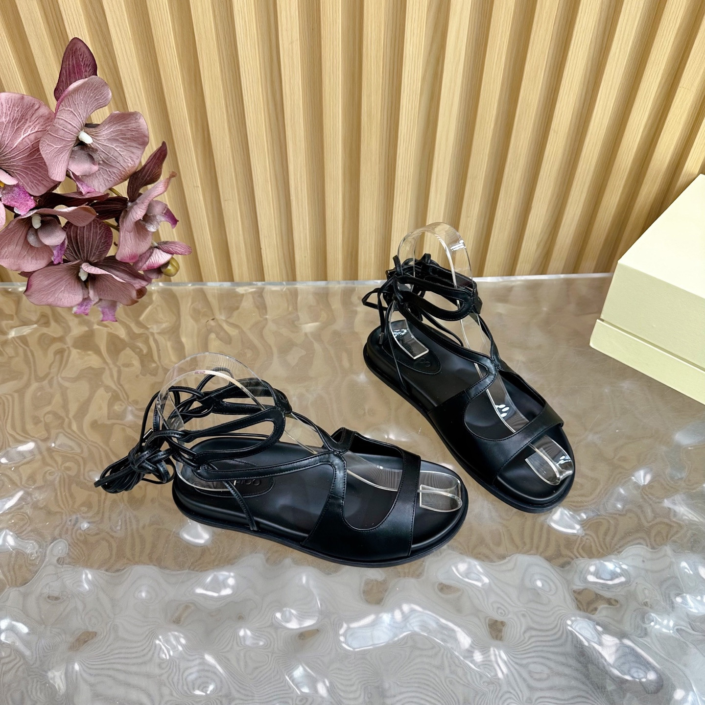 ua Ji*y Ch* sandals