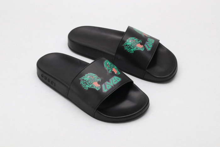 G*u*i slippers