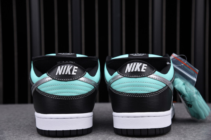 nike dunk sb low di*m*nd S*pply co. "t*f*ny" 304292-402