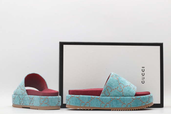 G*u*i slippers