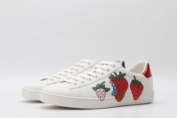 G*u*i low-top sneaker