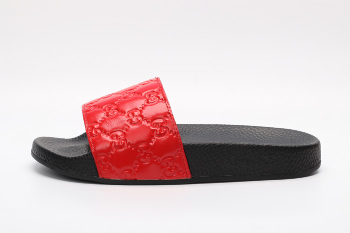 G*u*i slippers