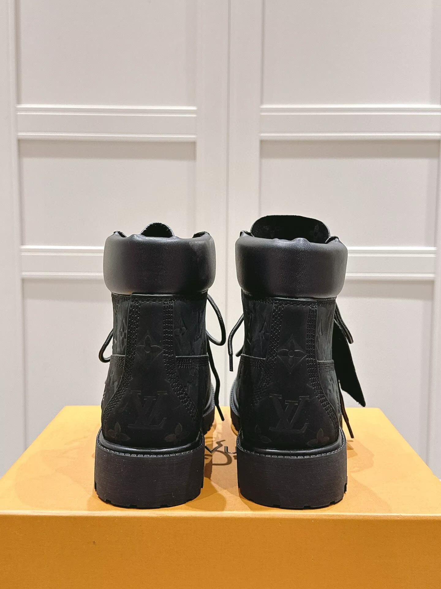 ua lv x Timb**1*nd ankle boots