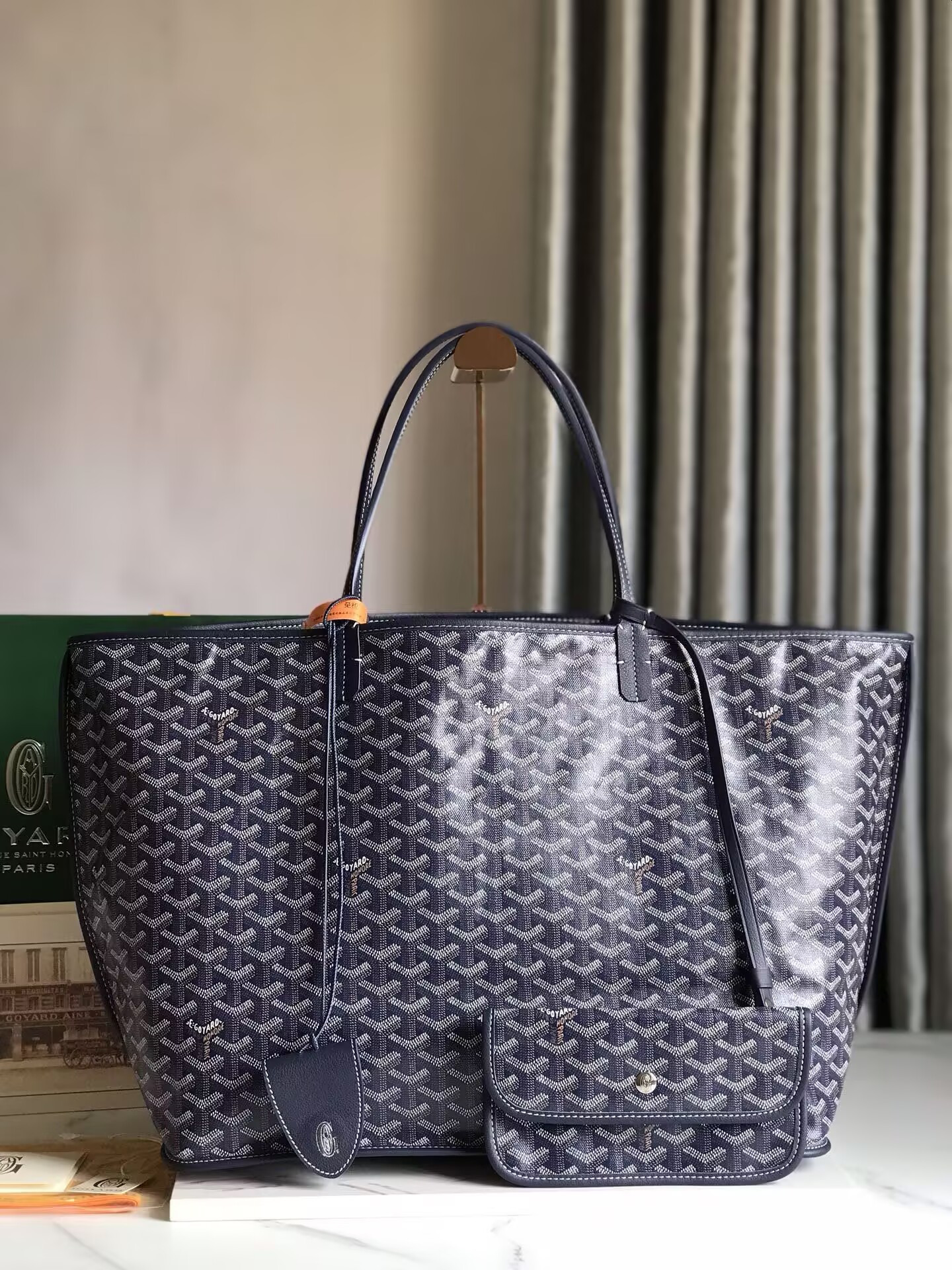 G09ard anjou gm bag 39x32x19cm