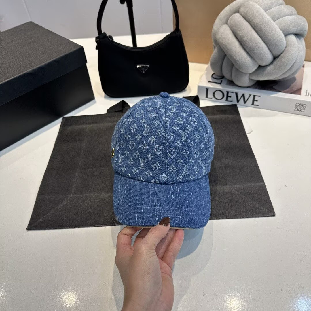 l0vis Vvtt0n baseball cap