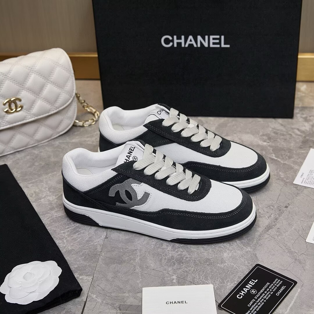 ua Ch**el sneakers