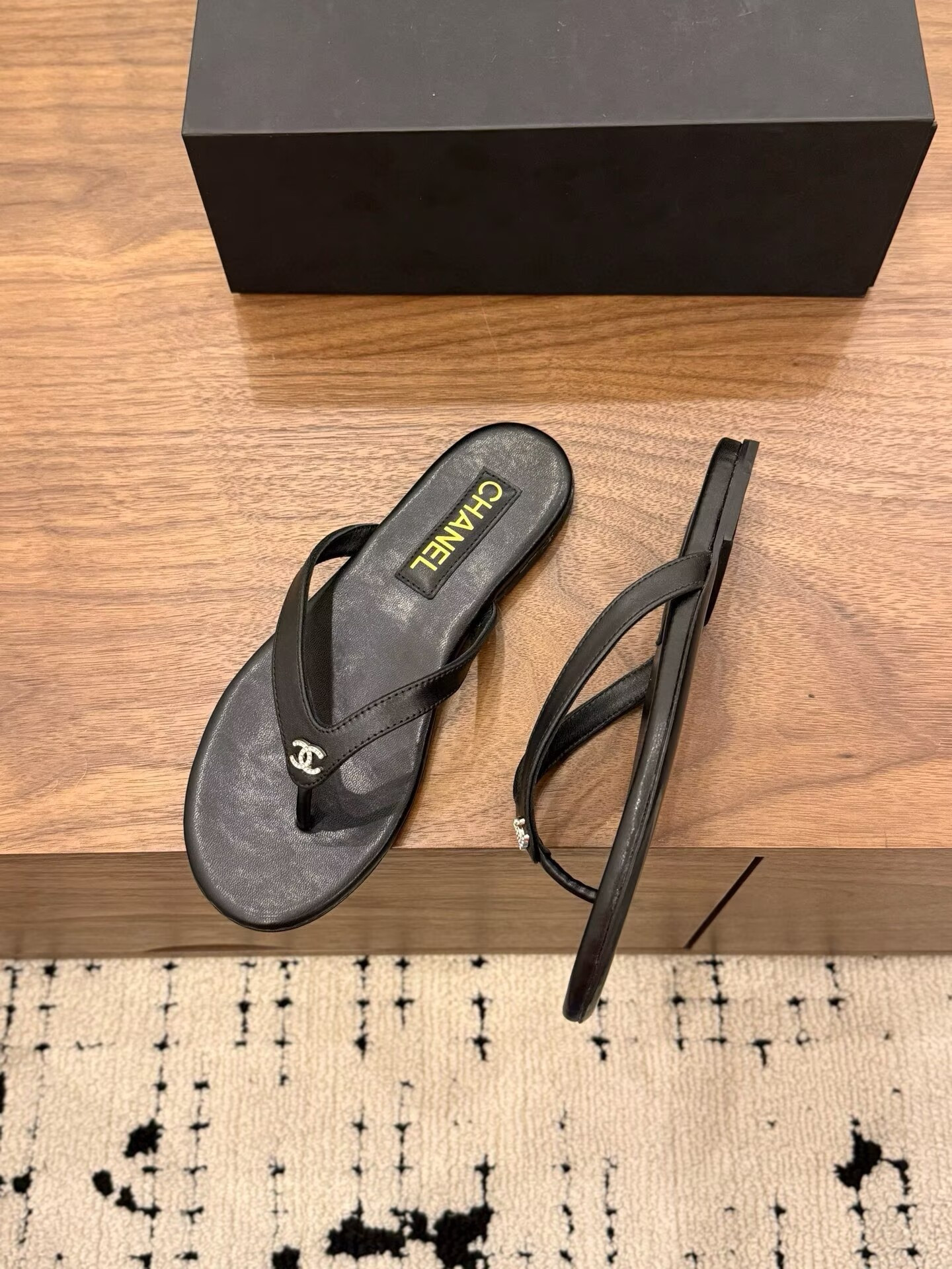 ua Ch**el slides