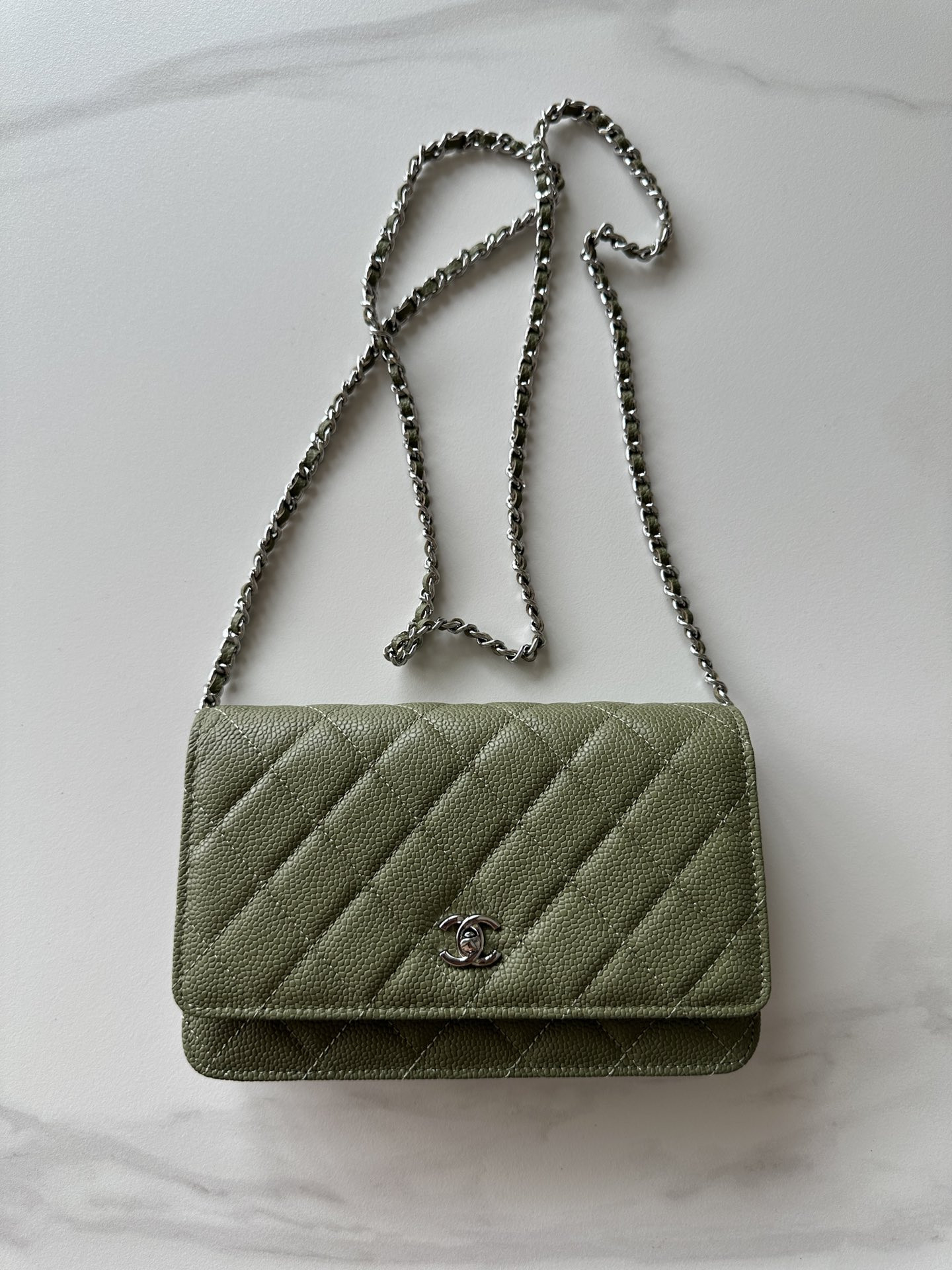 Ch**el woc classic wallet on chain 13x19cm