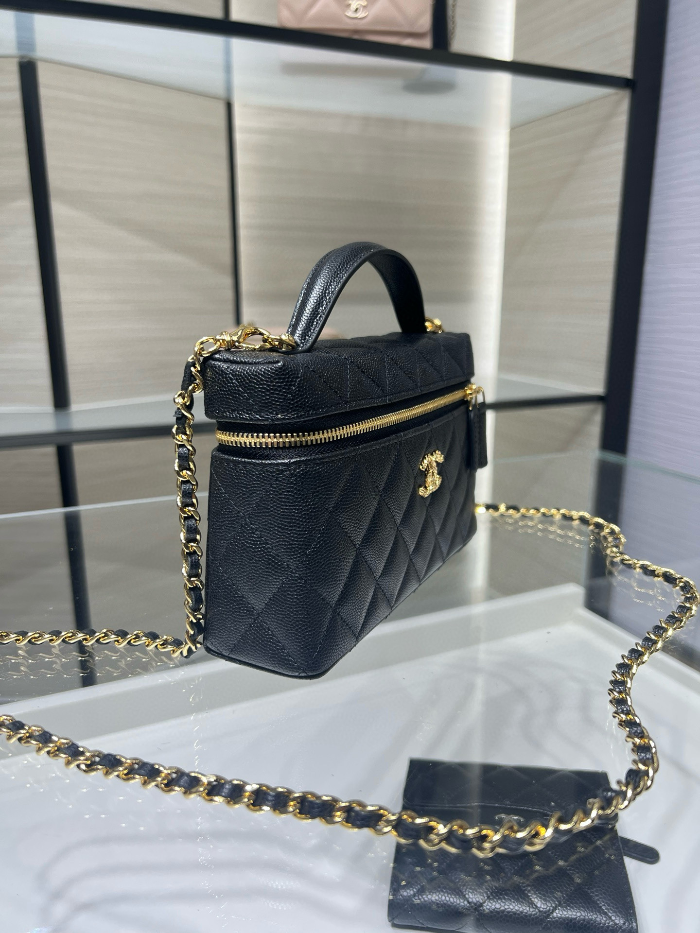 Ch**el classic vanity with chain handbag ap5090 17x19.5x5cm