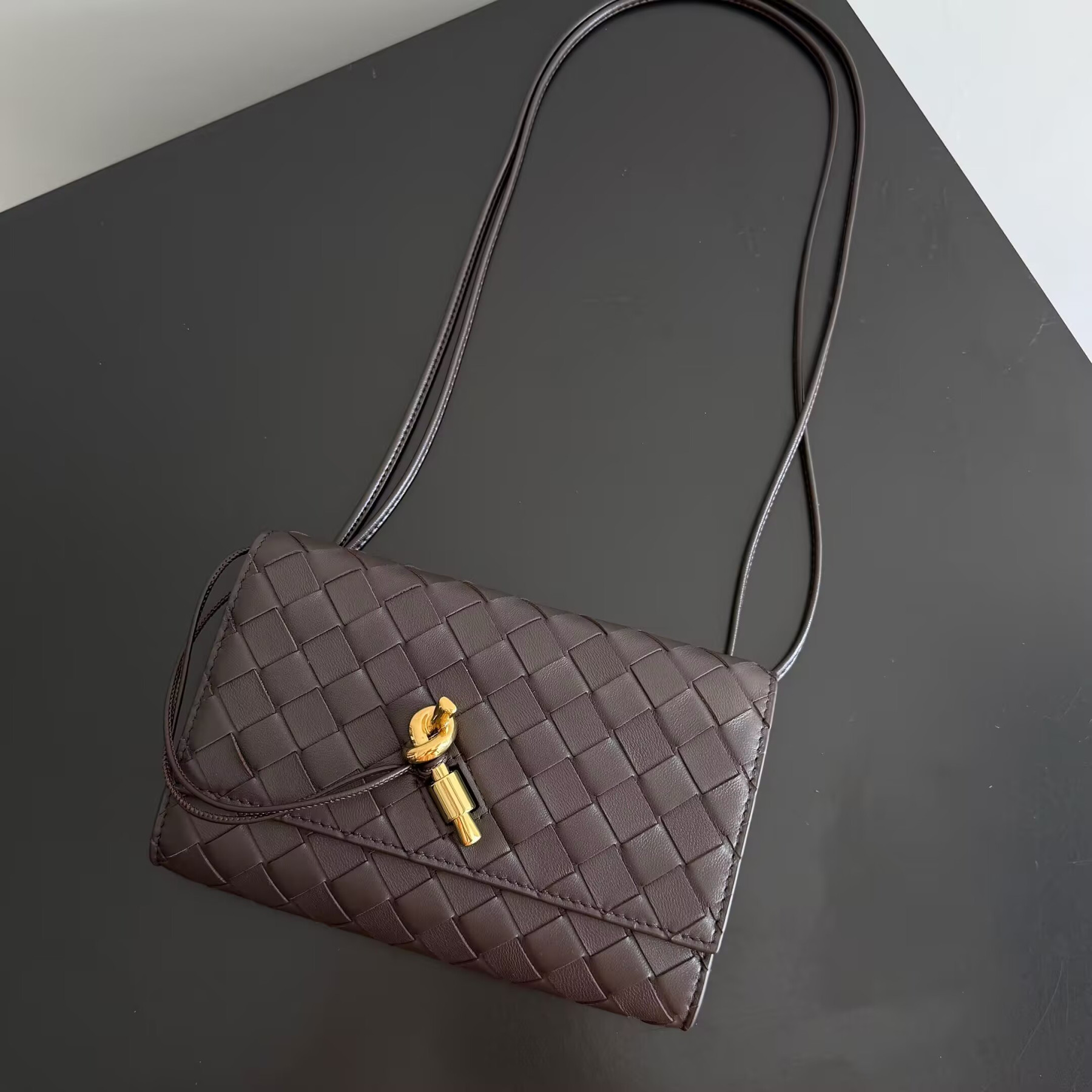 b0tte*a Ven*ta andiamo pouch on strap 19x12.6x2cm