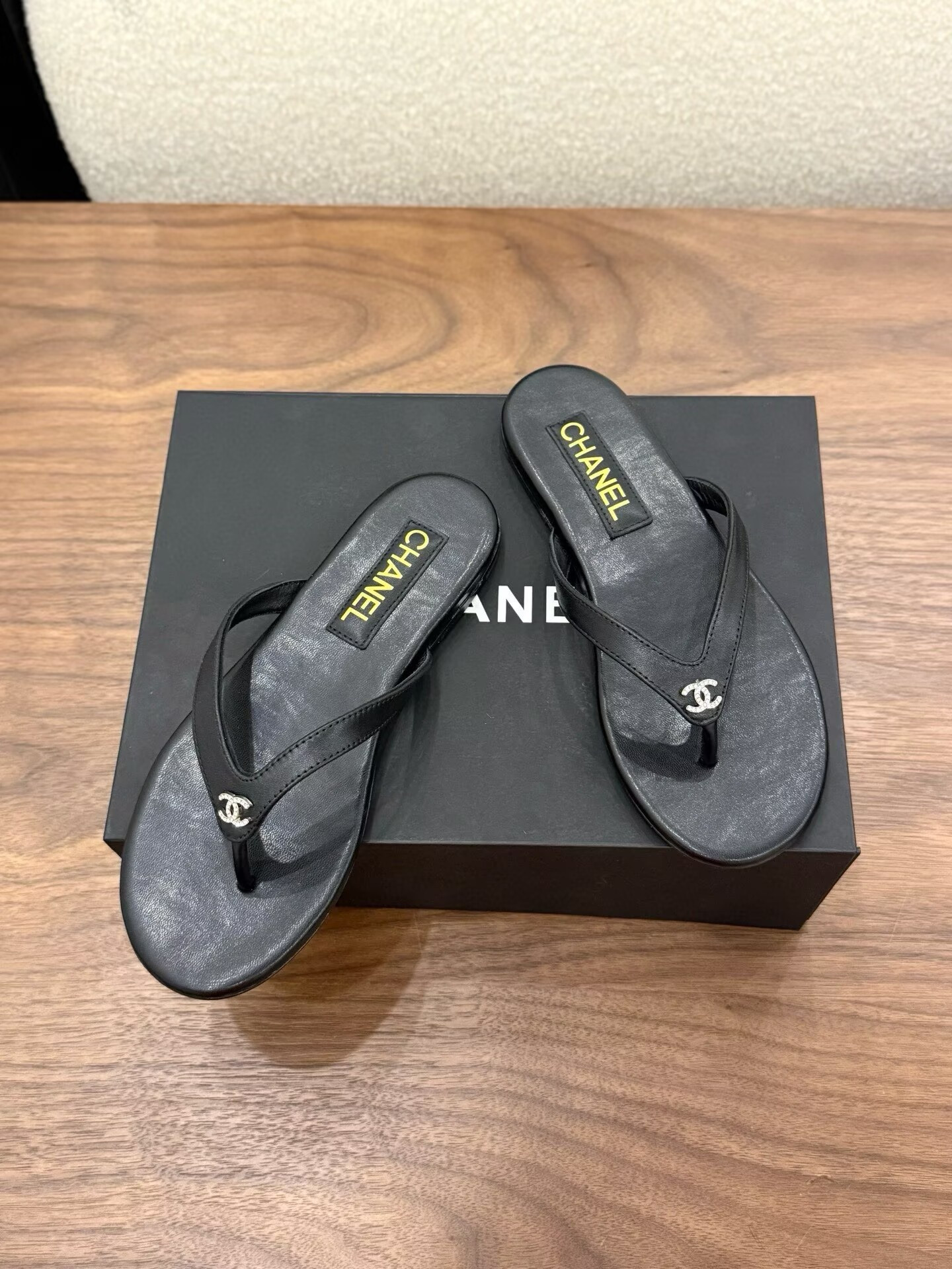 ua Ch**el slides