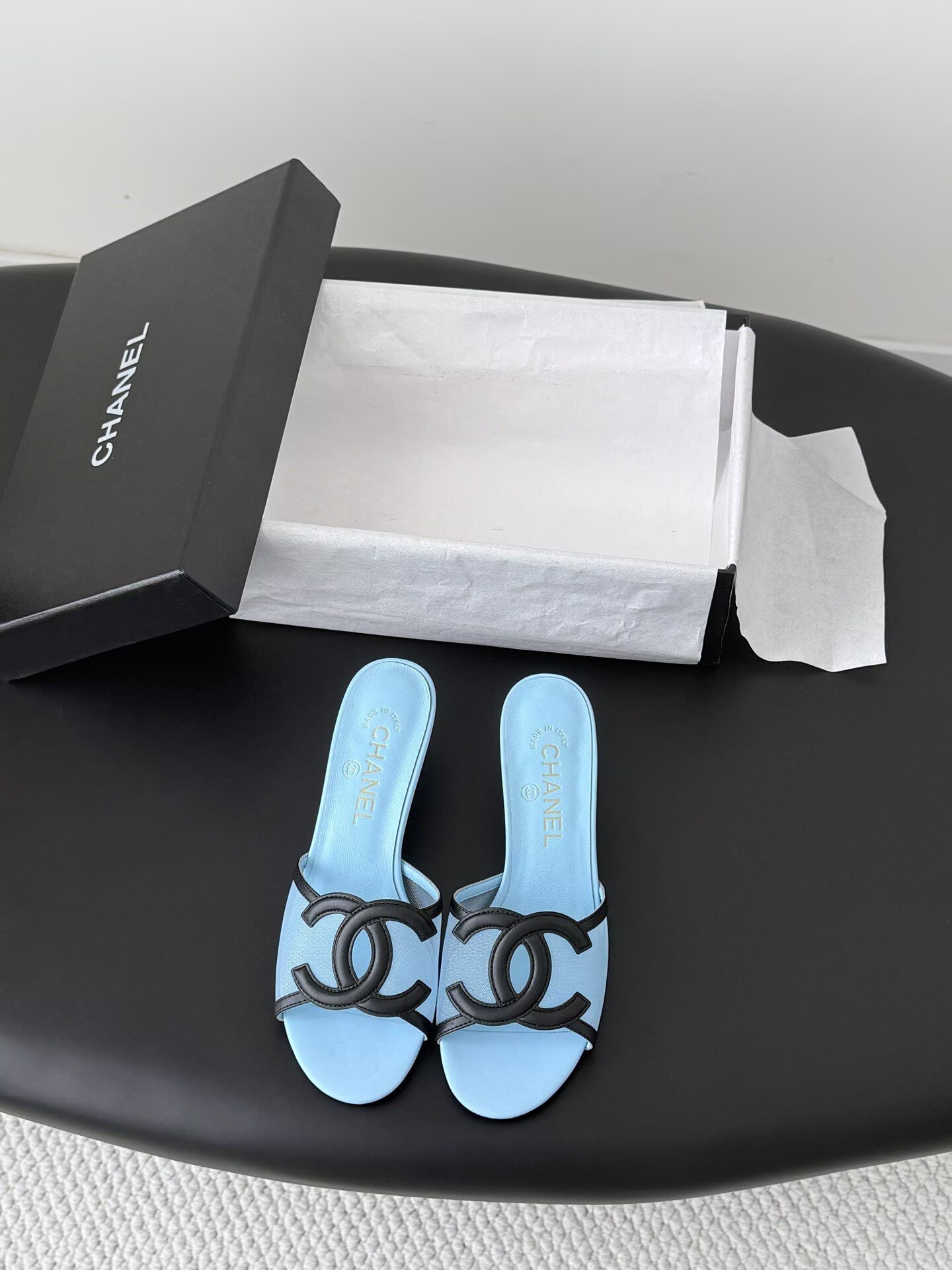 ua Ch**el sandals 4.5cm heel