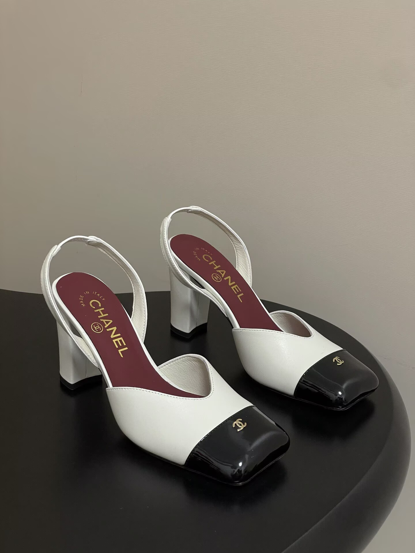 ua Ch**el slingbacks