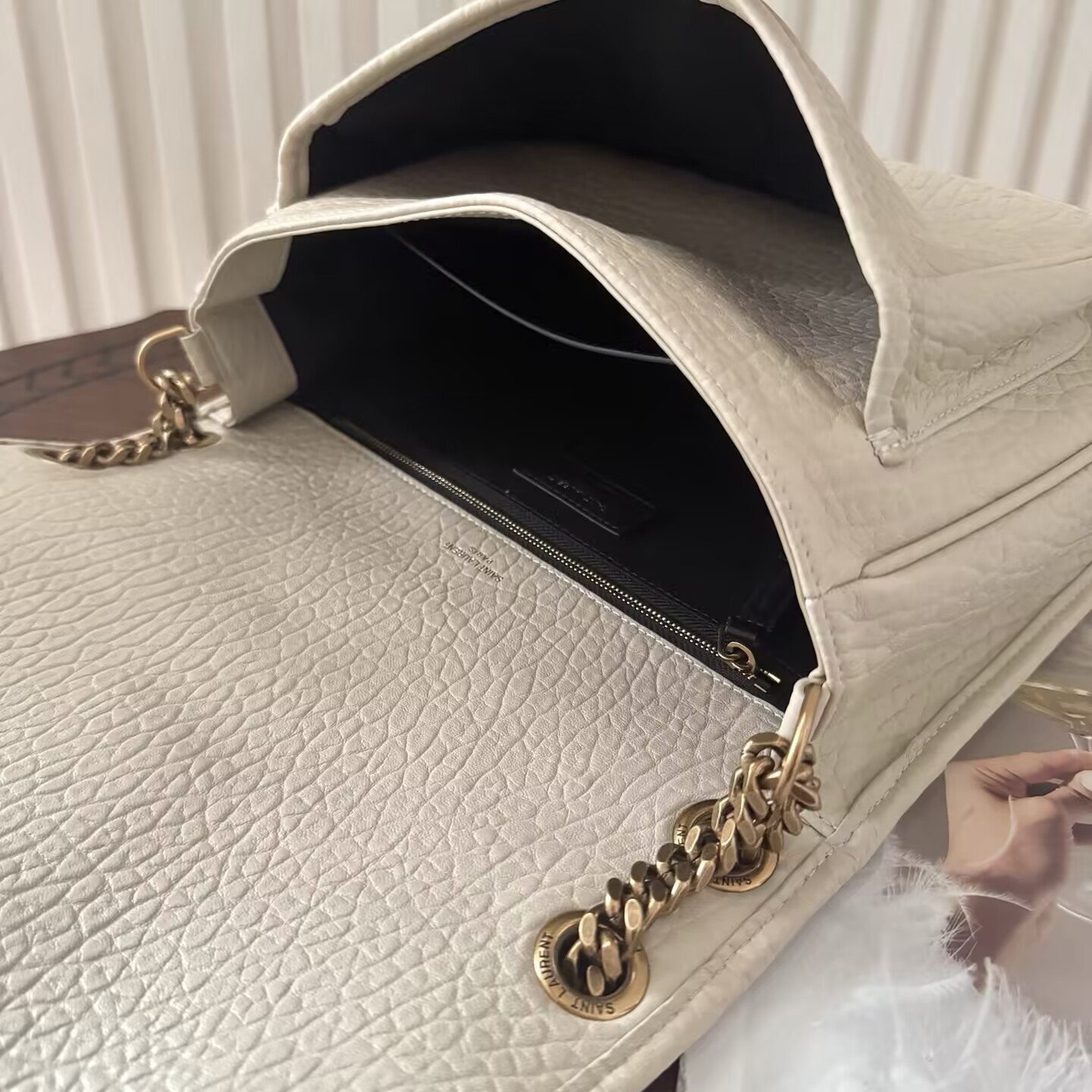 Y51 niki medium handbags 28x20x8.5cm