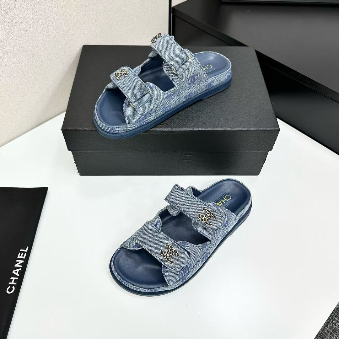UA Ch**el Slides
