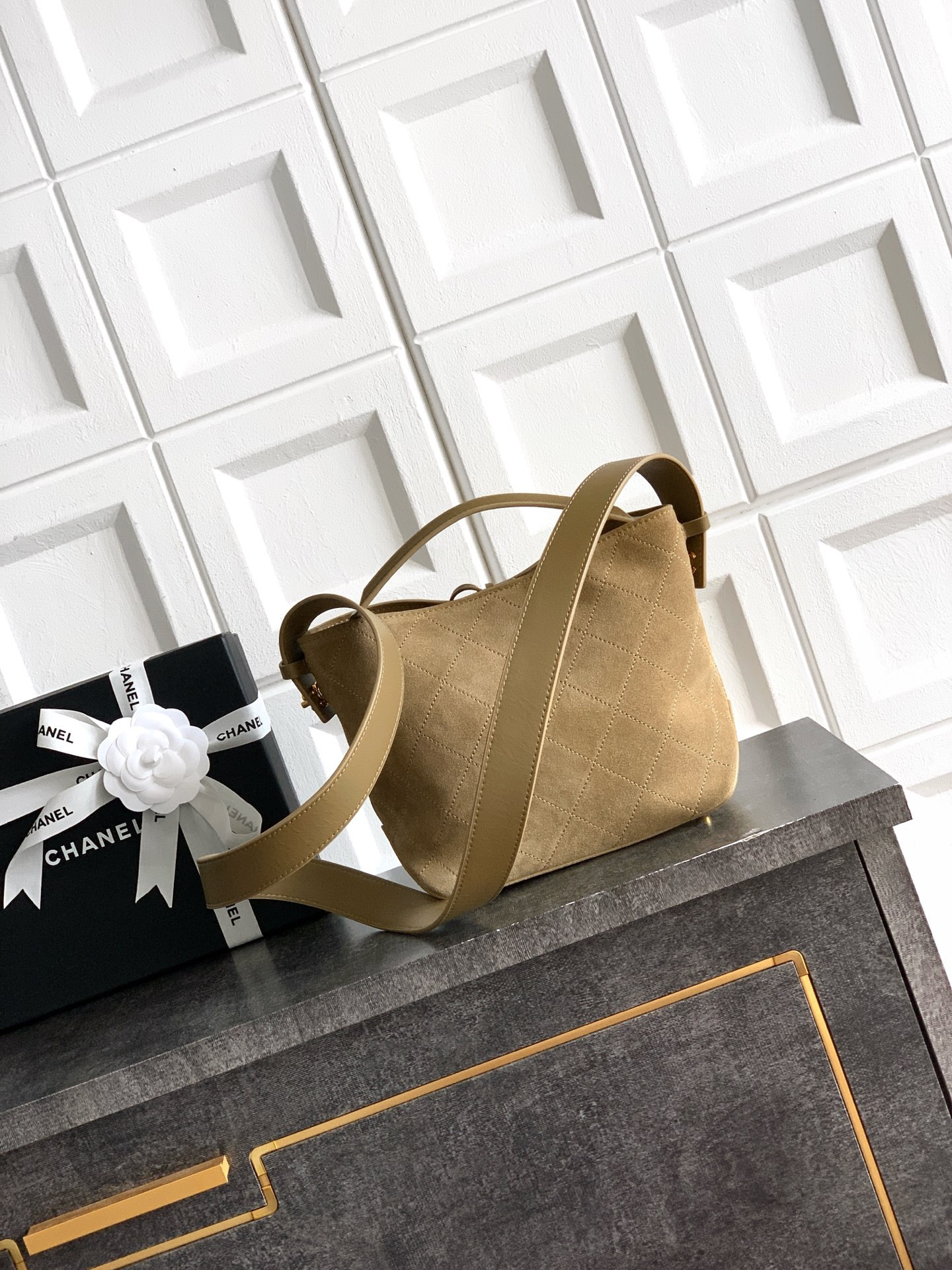 Ch**el bucket bag 20x11x18cm