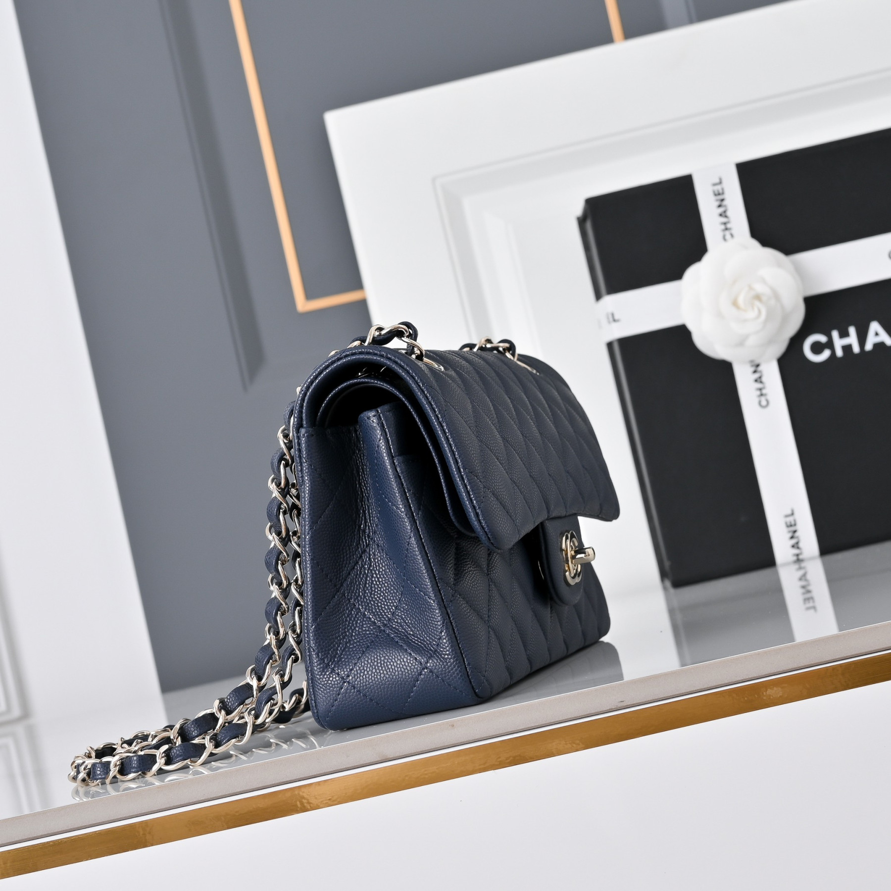 Ch**el classic flap handbag royal blue with light gold hardware and caviar leather a01113 23x14.5x6cm