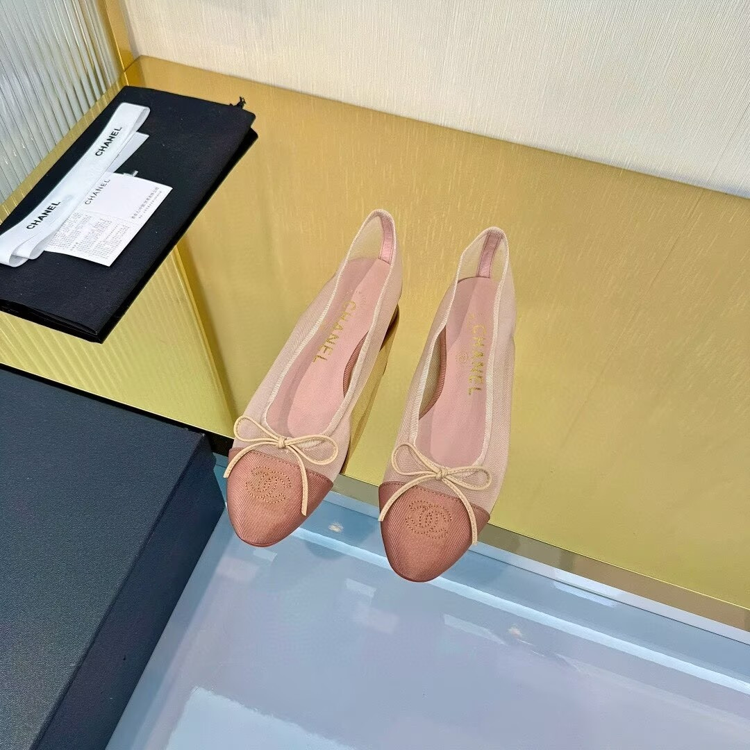 ua Ch**el ballet flats
