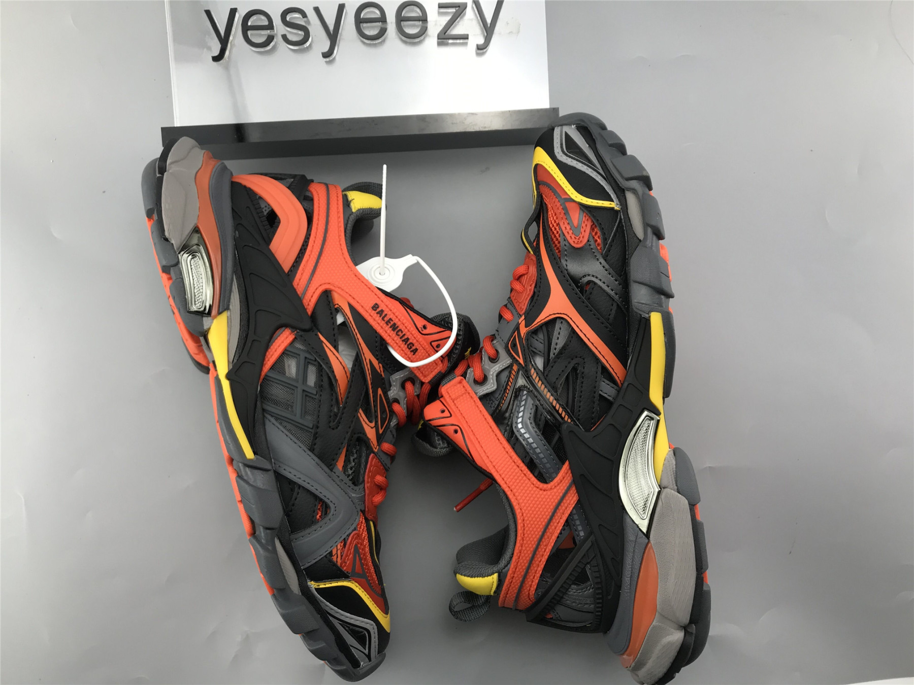 UA TRACK.2 SNEAKER ORANGE