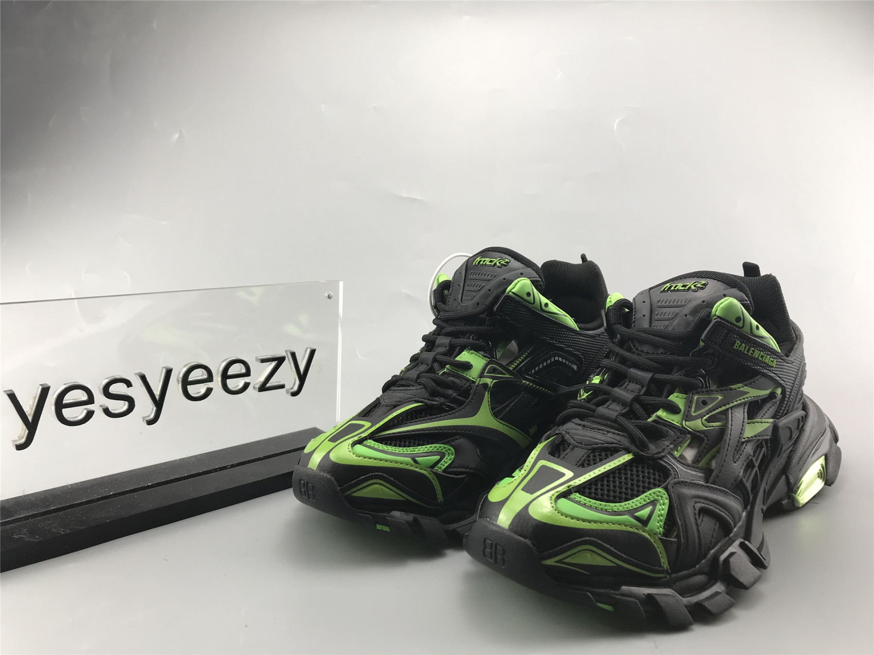 UA TRACK.2 SNEAKER NOIR VERT