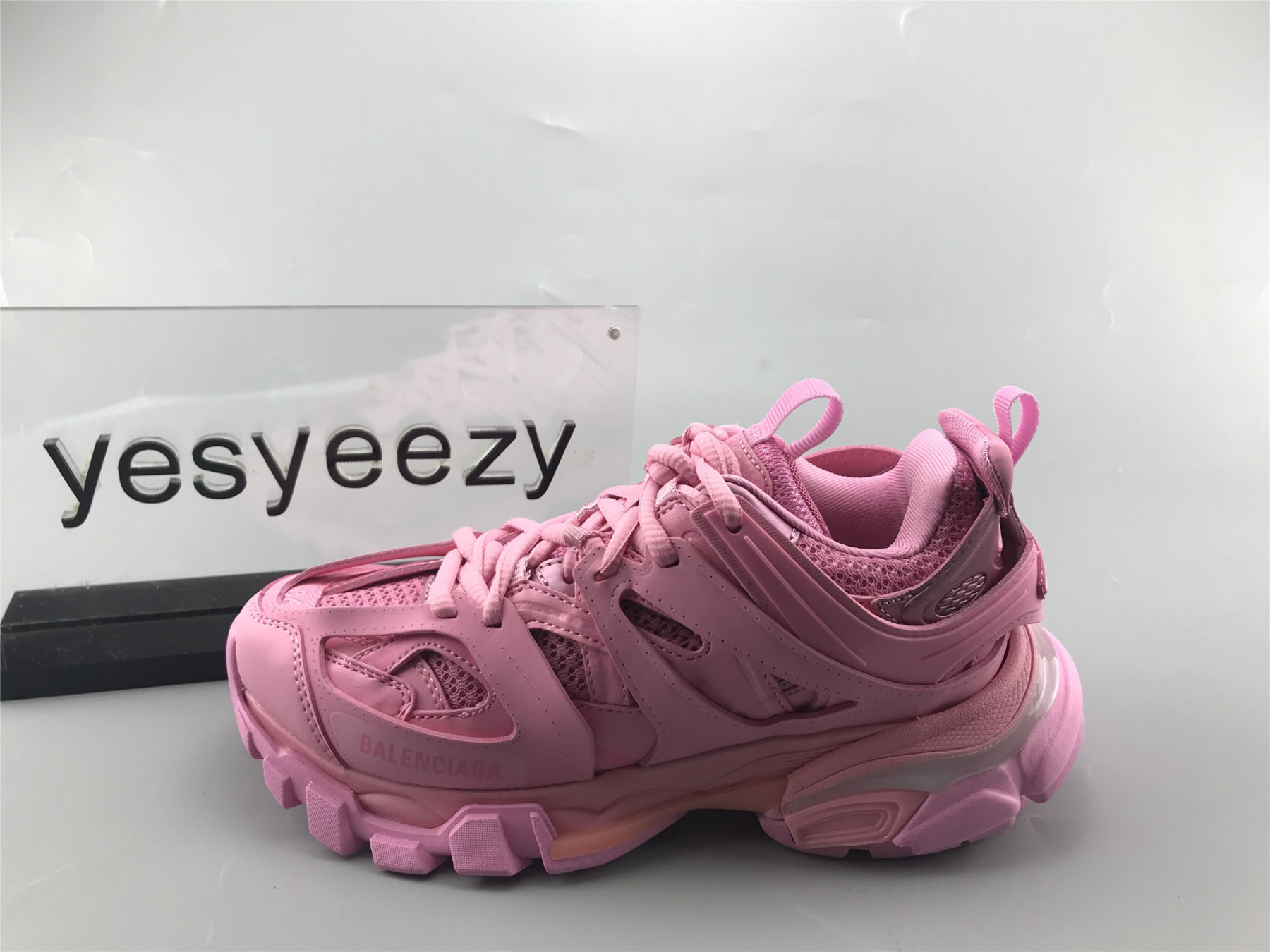 UA TRACK SNEAKER PINK WITH LED LIGHTS
