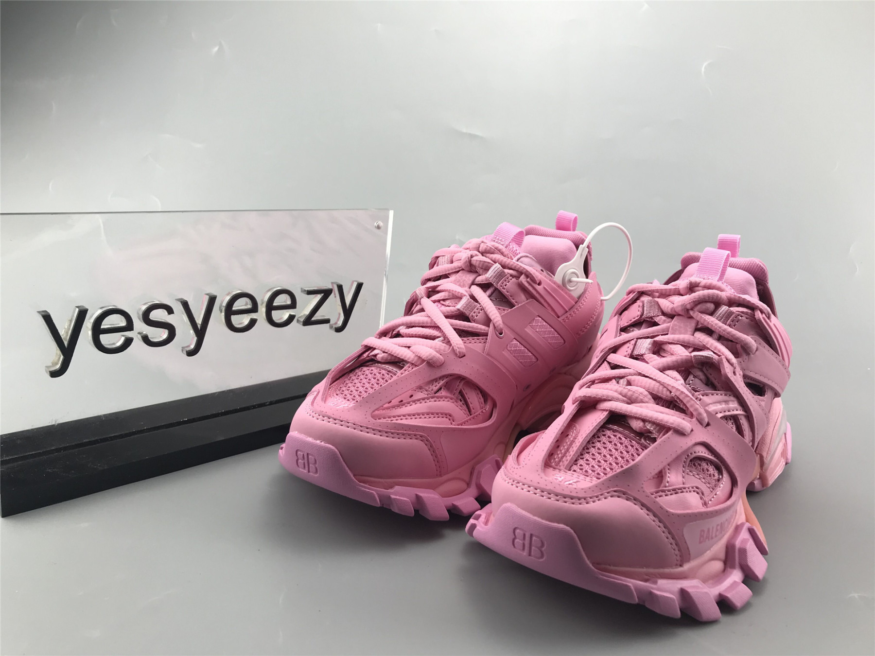 UA TRACK SNEAKER PINK WITH LED LIGHTS