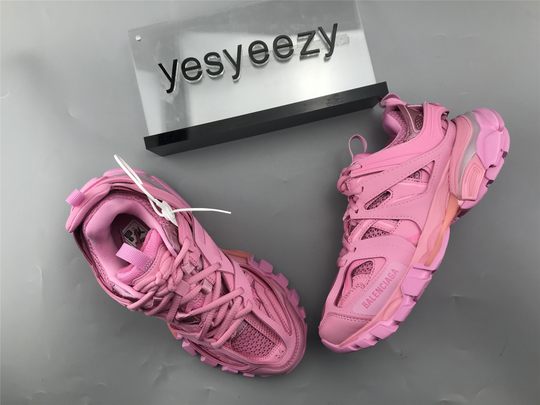 UA TRACK SNEAKER PINK WITH LED LIGHTS