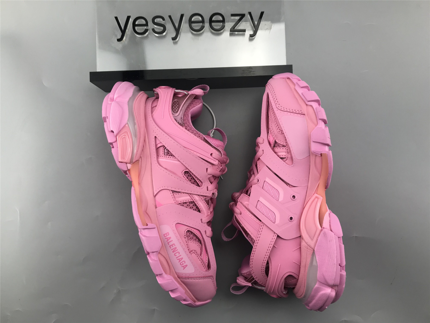 UA TRACK SNEAKER PINK WITH LED LIGHTS